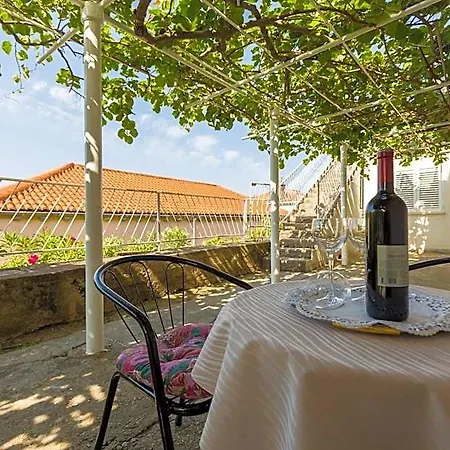 Anika Hotel
