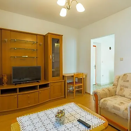 Anika 3*